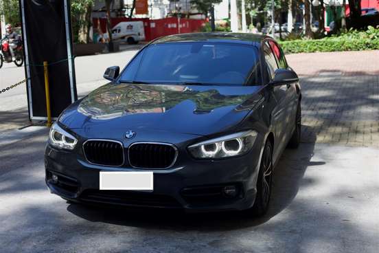BMW-120i-2018