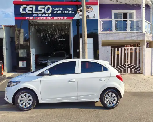 CHEVROLET ONIX 1.0 MPFI LT 8V FLEX 4P MANUAL CHEVROLET ONIX 1.0 MPFI LT 8V FLEX 4P MANUAL