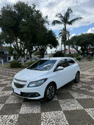 CHEVROLET ONIX 1.4 MPFI LTZ 8V FLEX 4P AUTOMÁTICO