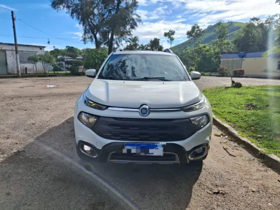 FIAT TORO 2.0 16V TURBO DIESEL FREEDOM 4WD AT9 FIAT TORO 2.0 16V TURBO DIESEL FREEDOM 4WD AT9