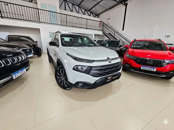 FIAT TORO 2.0 16V TURBO DIESEL ULTRA 4WD AT9 FIAT TORO 2.0 16V TURBO DIESEL ULTRA 4WD AT9