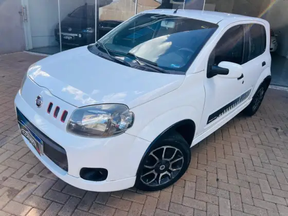 FIAT UNO 1.4 EVO SPORTING 8V FLEX 4P MANUAL FIAT UNO 1.4 EVO SPORTING 8V FLEX 4P MANUAL