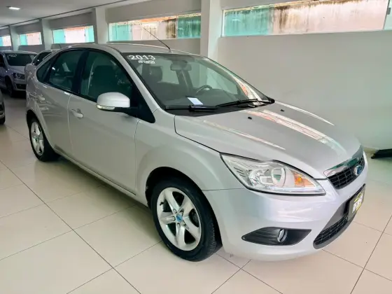 FORD FOCUS 1.6 GLX 16V FLEX 4P MANUAL