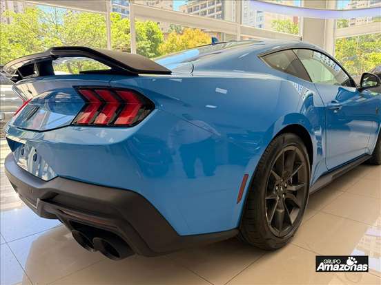 FORD-MUSTANG-2025