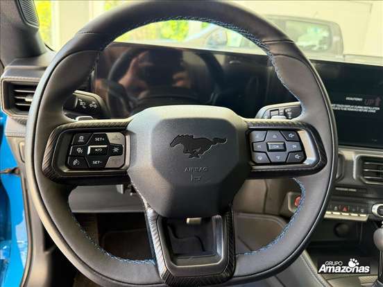 FORD-MUSTANG-2025