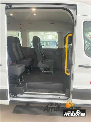 FORD-TRANSIT-2025