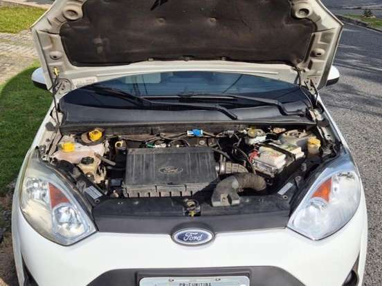 FORD-FIESTA-1.6 ROCAM SE PLUS SEDAN 8V FLEX 4P MANUAL FORD-FIESTA-2013