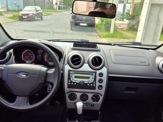 FORD-FIESTA-1.6 ROCAM SE PLUS SEDAN 8V FLEX 4P MANUAL FORD-FIESTA-2013