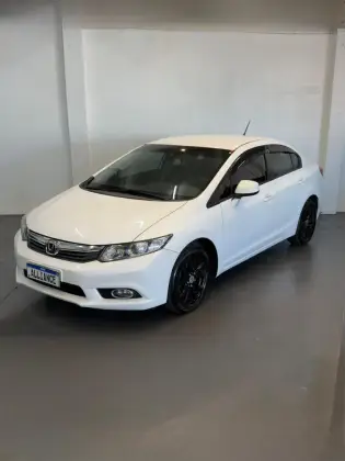 HONDA CIVIC 1.8 LXS 16V FLEX 4P AUTOMÁTICO HONDA CIVIC 1.8 LXS 16V FLEX 4P AUTOMÁTICO
