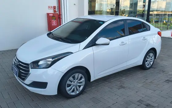 HYUNDAI HB20S 1.6 COMFORT PLUS 16V FLEX 4P AUTOMÁTICO