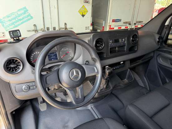 MERCEDES-BENZ-SPRINTER-2.2 CDI DIESEL FURGÃO 416 TA EXTRA LONGO MANUAL MERCEDES-BENZ-SPRINTER-2021