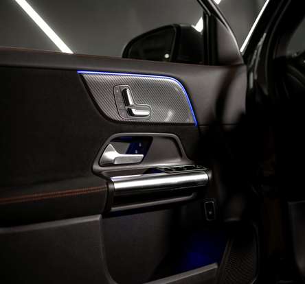 MERCEDES-BENZ-GLA 200-2022