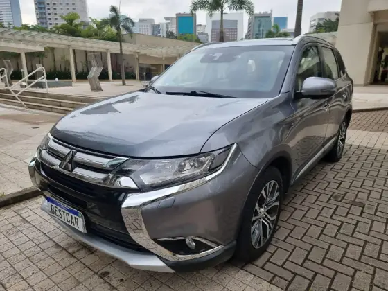 MITSUBISHI OUTLANDER 3.0 GT 4X4 V6 24V GASOLINA 4P AUTOMÁTICO