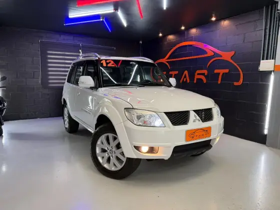 MITSUBISHI PAJERO 2.5 HD 4X4 8V TURBO INTERCOOLER DIESEL 4P MANUAL MITSUBISHI PAJERO 2.5 HD 4X4 8V TURBO INTERCOOLER DIESEL 4P MANUAL