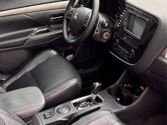 MITSUBISHI-OUTLANDER-2.0 16V GASOLINA 4P AUTOMÁTICO MITSUBISHI-OUTLANDER-2013