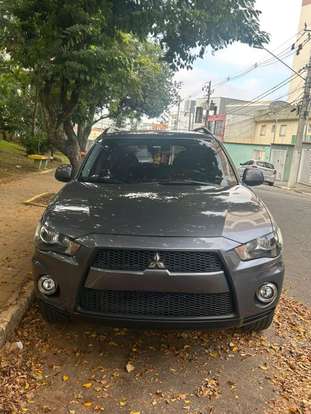 MITSUBISHI-OUTLANDER-2012