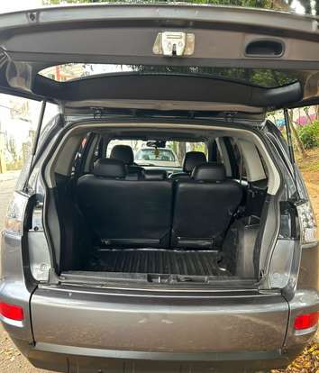 MITSUBISHI-OUTLANDER-2012
