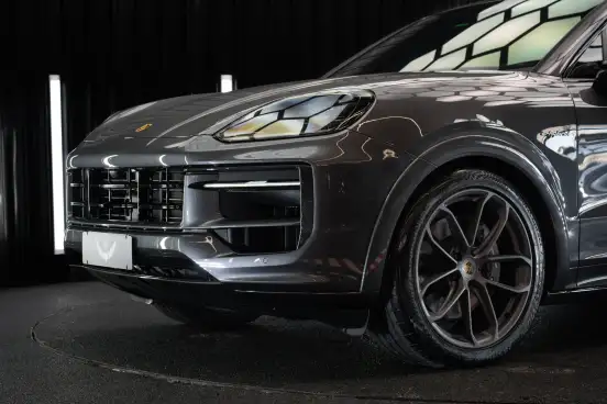 PORSCHE-CAYENNE-2024
