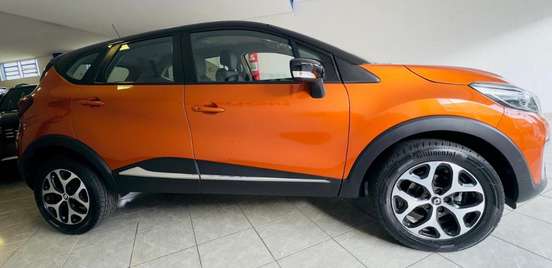 RENAULT-CAPTUR-2017