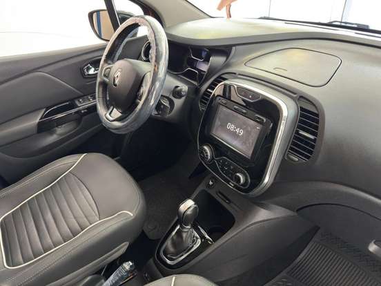 RENAULT-CAPTUR-2017