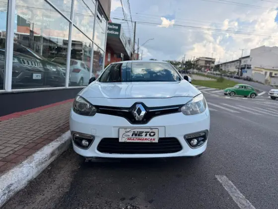 RENAULT FLUENCE 2.0 PRIVILÉGE 16V FLEX 4P AUTOMÁTICO RENAULT FLUENCE 2.0 PRIVILÉGE 16V FLEX 4P AUTOMÁTICO