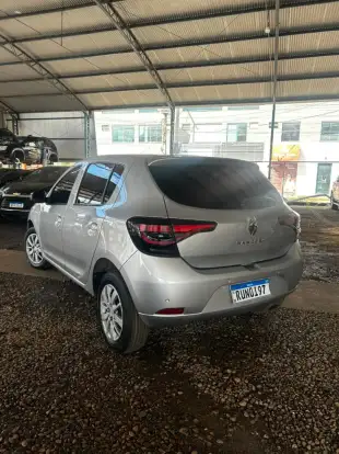 RENAULT-SANDERO-2022