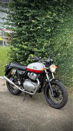 ROYAL ENFIELD INTERCEPTOR 