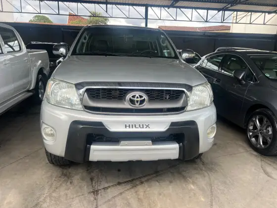 TOYOTA HILUX 2.7 SR 4X2 CD 16V GASOLINA 4P AUTOMÁTICO TOYOTA HILUX 2.7 SR 4X2 CD 16V GASOLINA 4P AUTOMÁTICO