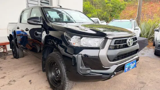 TOYOTA HILUX 2.8 D-4D TURBO DIESEL CHASSI 4X4 MANUAL