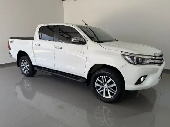 TOYOTA HILUX 2.8 SRX 4X4 CD 16V DIESEL 4P AUTOMÁTICO