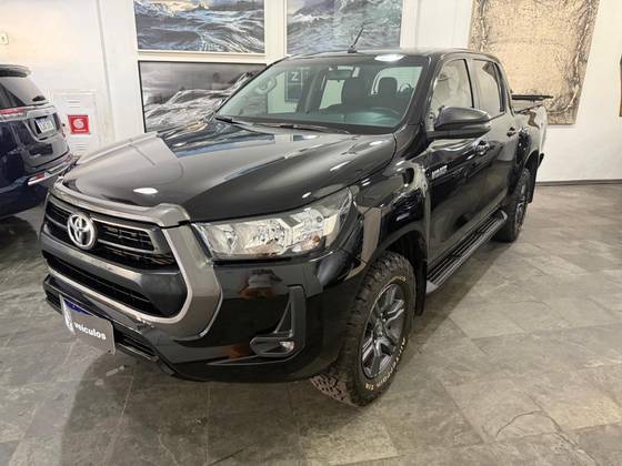 TOYOTA HILUX 2.8 D-4D TURBO DIESEL CD SR 4X4 AUTOMÁTICO
