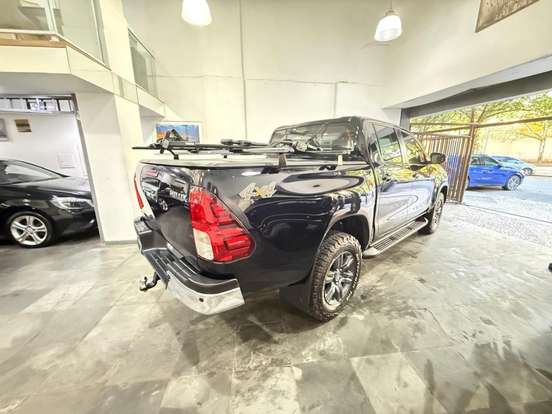 TOYOTA-HILUX-2025