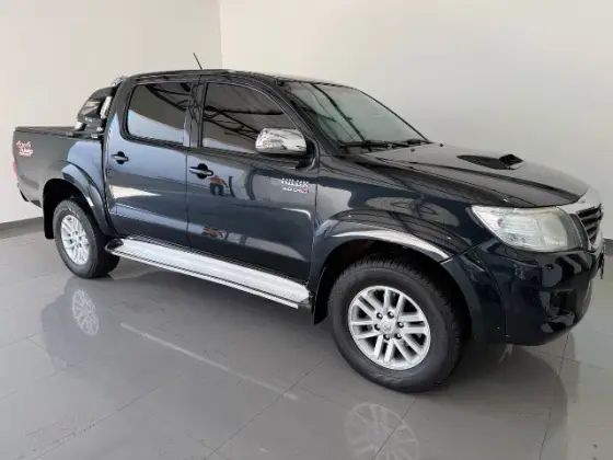 TOYOTA HILUX 3.0 SRV TOP 4X4 CD 16V TURBO INTERCOOLER DIESEL 4P AUTOMÁTICO