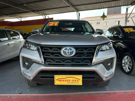 TOYOTA HILUX SW4 2.7 VVT-i FLEX SRV 7L 4X2 AUTOMÁTICO