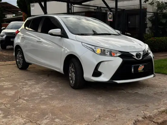 TOYOTA-YARIS-2022