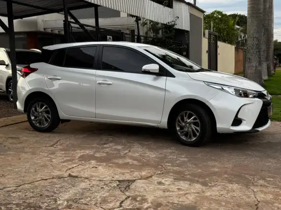 TOYOTA-YARIS-1.5 16V FLEX SEDAN XS CONNECT MULTIDRIVE TOYOTA-YARIS-2022