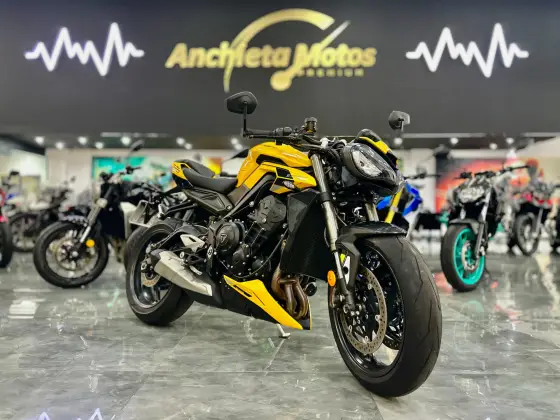 TRIUMPH STREET TRIPLE 765 RS 