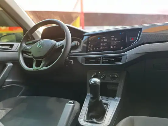 VOLKSWAGEN-POLO-2024