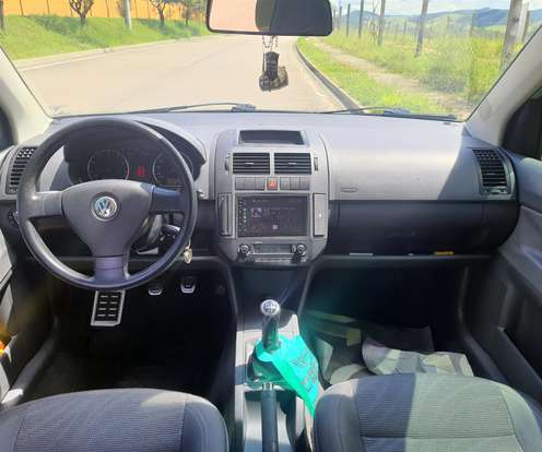 VOLKSWAGEN-POLO-2009