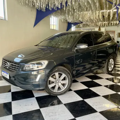 VOLVO XC60 2.4 D5 KINETIC DIESEL AWD 4P AUTOMÁTICO VOLVO XC60 2.4 D5 KINETIC DIESEL AWD 4P AUTOMÁTICO