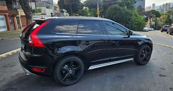 VOLVO-XC60-2012