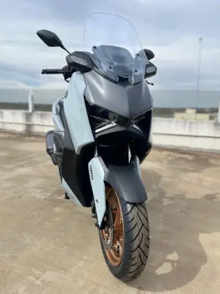 YAMAHA XMAX 300 CONNECTED ABS 