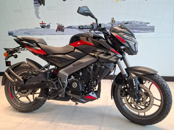 BAJAJ DOMINAR NS200 BAJAJ DOMINAR NS200