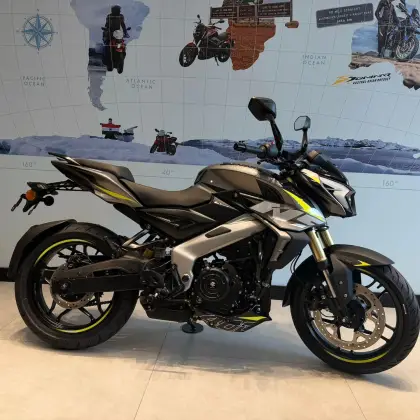 BAJAJ DOMINAR NS400Z BAJAJ DOMINAR NS400Z