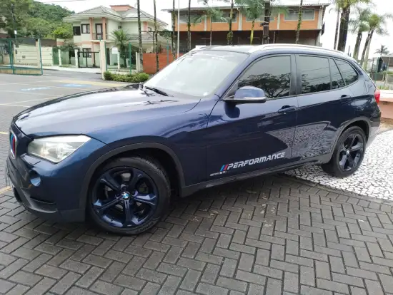 BMW-X1-2.0 20I 4X2 16V FLEX 4P AUTOMÁTICO BMW-X1-2013