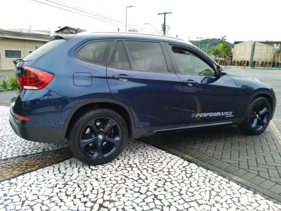 BMW-X1-2013