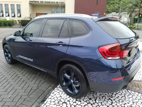 BMW-X1-2.0 20I 4X2 16V FLEX 4P AUTOMÁTICO BMW-X1-2013