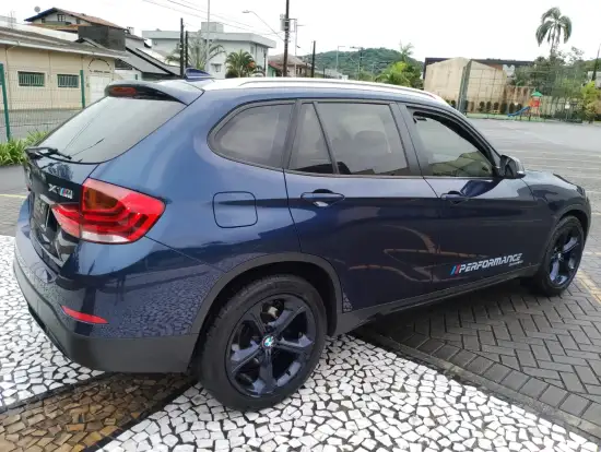 BMW-X1-2.0 20I 4X2 16V FLEX 4P AUTOMÁTICO BMW-X1-2013