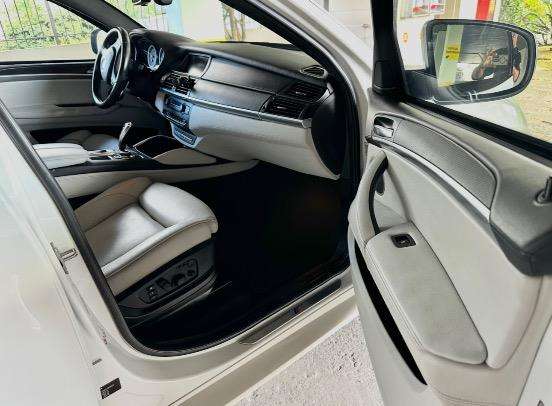 BMW-X6-2013