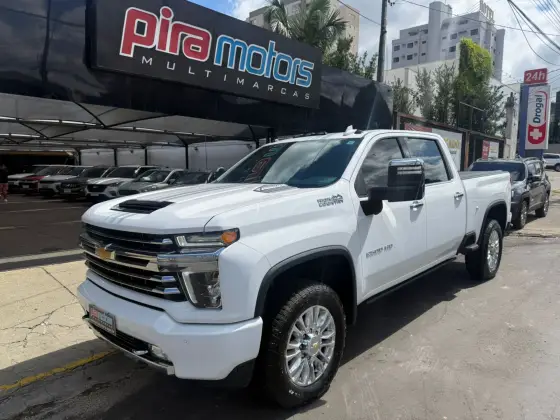CHEVROLET SILVERADO 6.6 V8 DURAMAX DIESEL 2500HD CHASSI 4WD AUTOMÁTICO CHEVROLET SILVERADO 6.6 V8 DURAMAX DIESEL 2500HD CHASSI 4WD AUTOMÁTICO